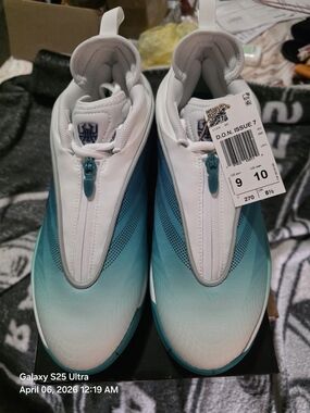 Adidas D.O.N. Issue 7 Gradient Teal Basketball Shoes. Size 9 M/ 10W